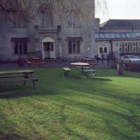 Premier Inn Stroud สเตราด์ ภายนอก รูปภาพ